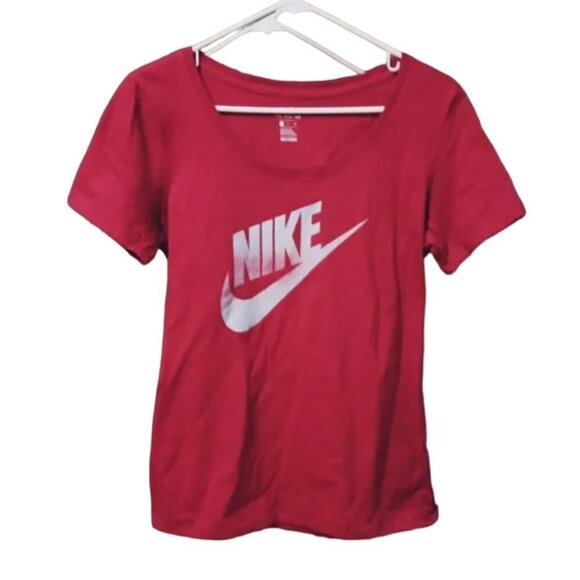WOMENS BURGUNDY NIKE LOGO TSHIRT - Picture 1 of 6